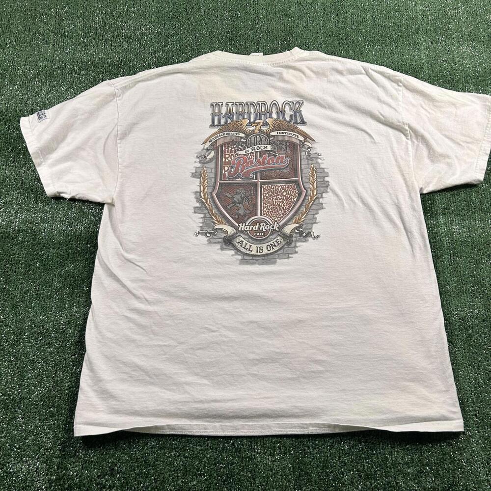 Hard Rock Cafe Boston Vintage T-Shirt. Size XL